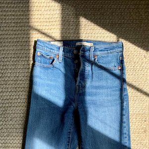 Levi’s Wedgie Fit Ankle Jeans